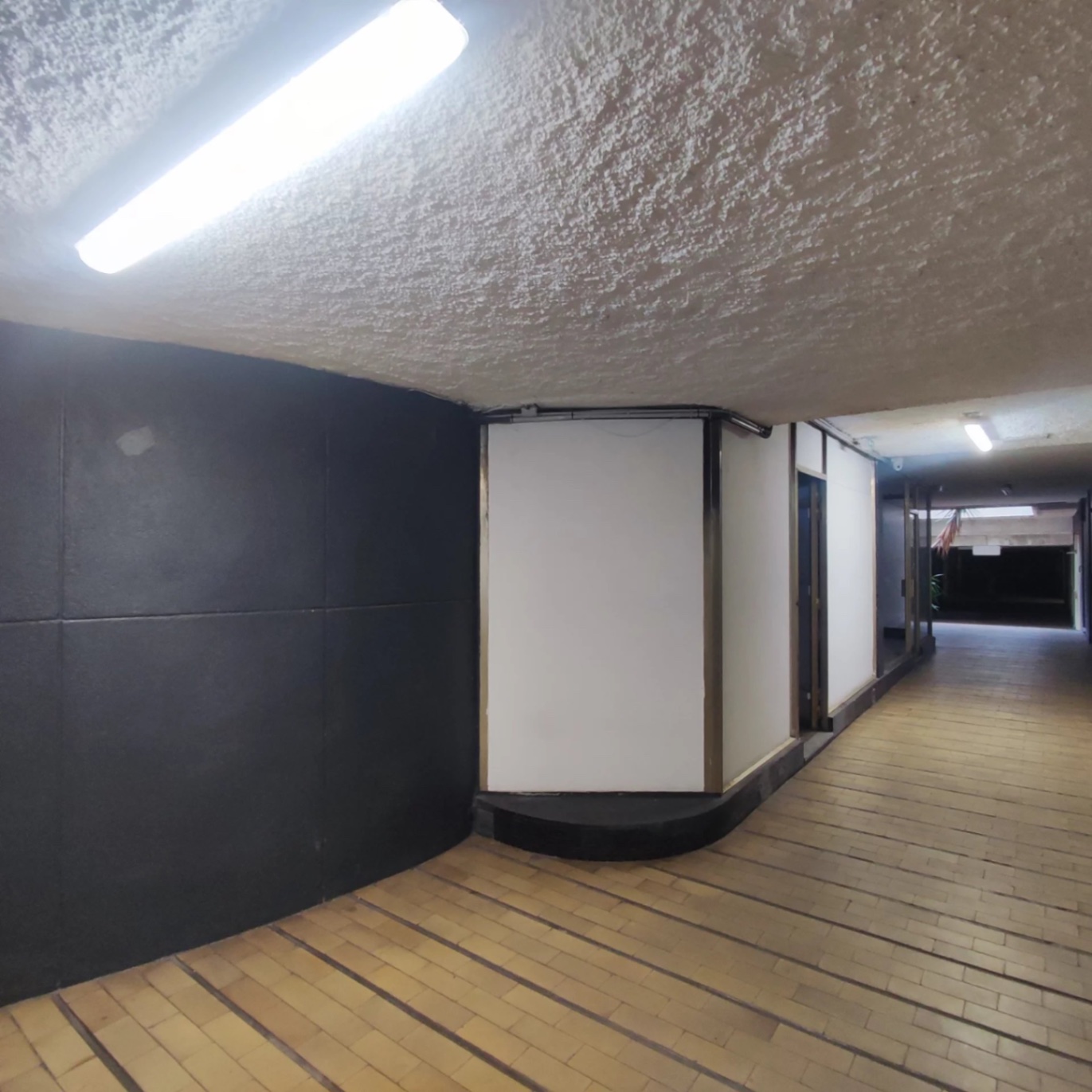 Local commercial centre ville murs à la vente