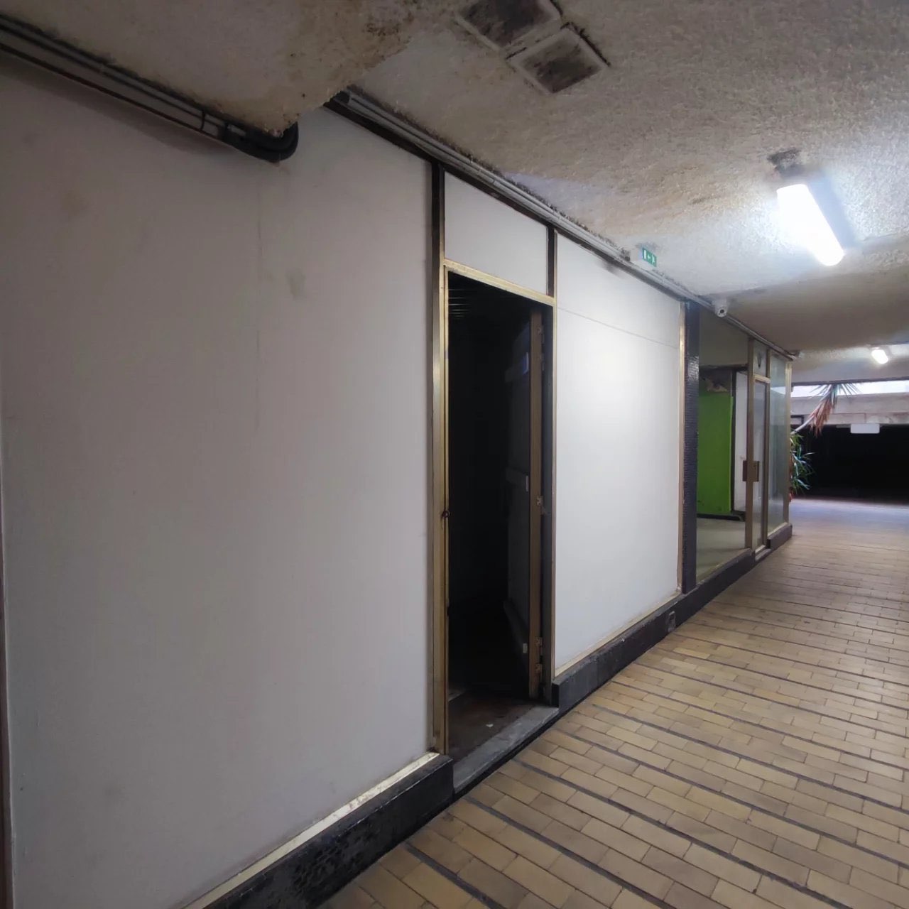 Local commercial centre ville murs à la vente